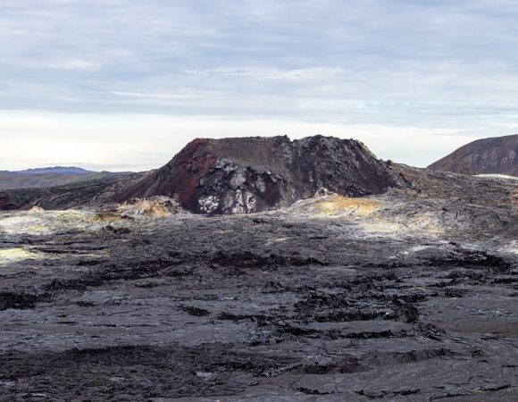 Witness the Fury: An Unforgettable Tour of the Geldingadal Volcanic Eruption