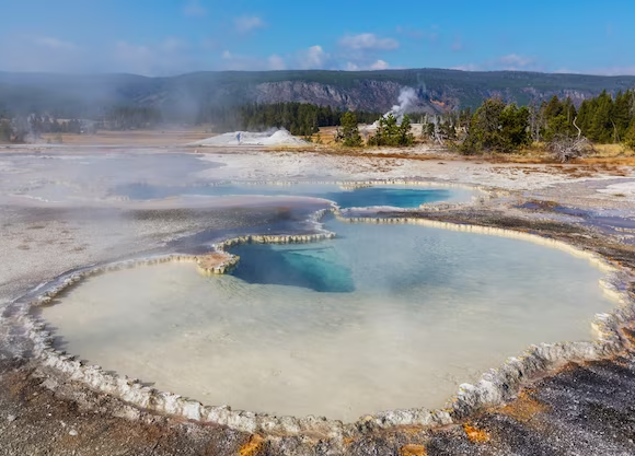 Discovering the Serenity of Icelandic Hot Springs and Geothermal Baths
